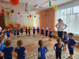 Спортивное развлечение во вторых младших группах Спортивное развлечение во вторых младших группах.
