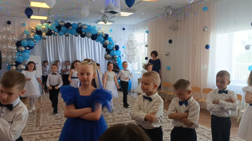 Выпускной группы «Светлячки» Выпускной группы «Светлячки».
